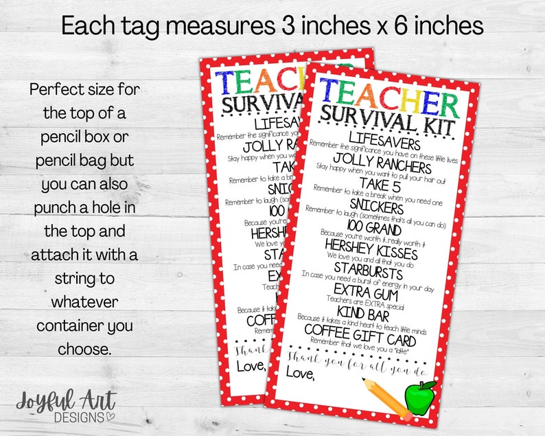 K&ouml;nnte beinhalten: Zwei Karten mit roten und wei&szlig;en Punkten mit dem Text "Teacher Survival Kit" und einer Liste mit S&uuml;&szlig;igkeiten und Leckereien. Die Karten sind 7,6 cm x 15,2 cm gro&szlig; und eignen sich perfekt zum Anbringen an einer Bleistiftbox oder -tasche.