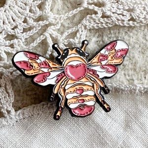 Adorable Heart Bumble Bee Enamel Pin, Cute Insect Metal Pin, Collectible Honey Bee Pin, Funny Bug Pins, Cute Gift, Accessories