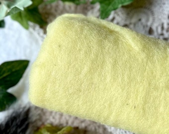 2 oz Pastel Yellow Felting Wool No. 59 - Feutrage à l'aiguille, Fournitures de feutrage, Laine en vrac, Corriedale Crafting Felt Supplies Scrapbooking