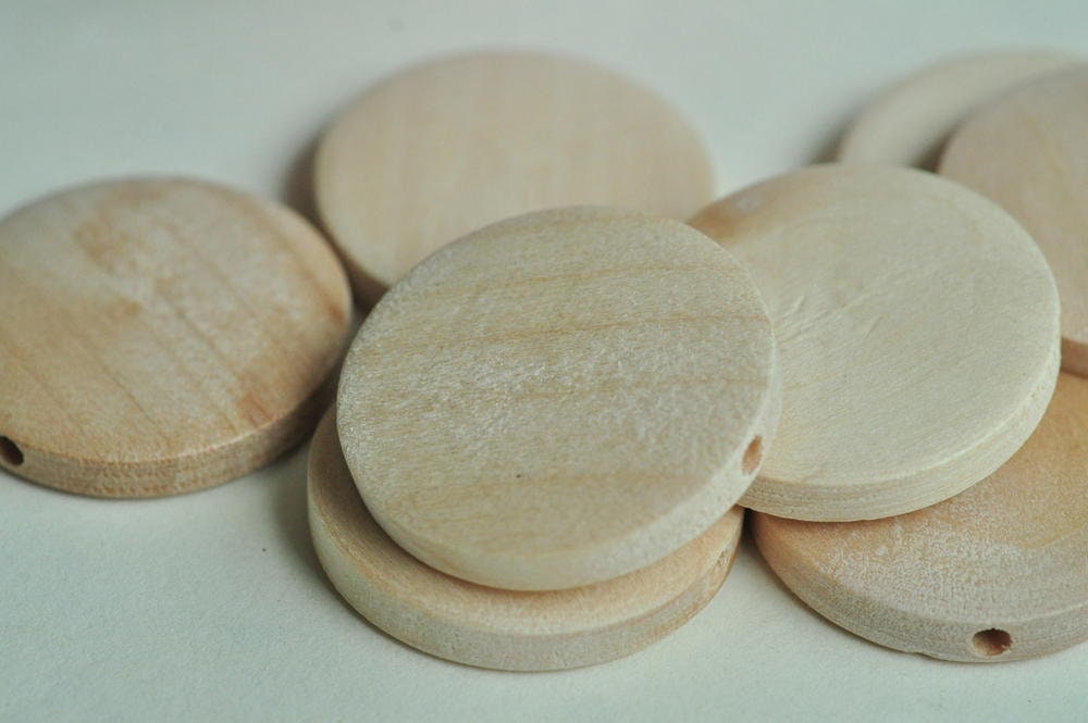 Flat Round Wooden Beads, 15mm/18mm/20mm/25mm/30mm/35mm/40mm/45mm Unfinished Round Wood Beads Plain Natural Wooden Disc Circle
