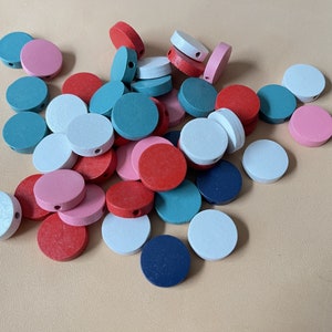 BULK 50 Stück / Packung 15 mm verschiedene Farben runde Holzperlen, natürlicher flacher Holzperlen-Scheibenkreis für handgemachte Halskette, Ohrring