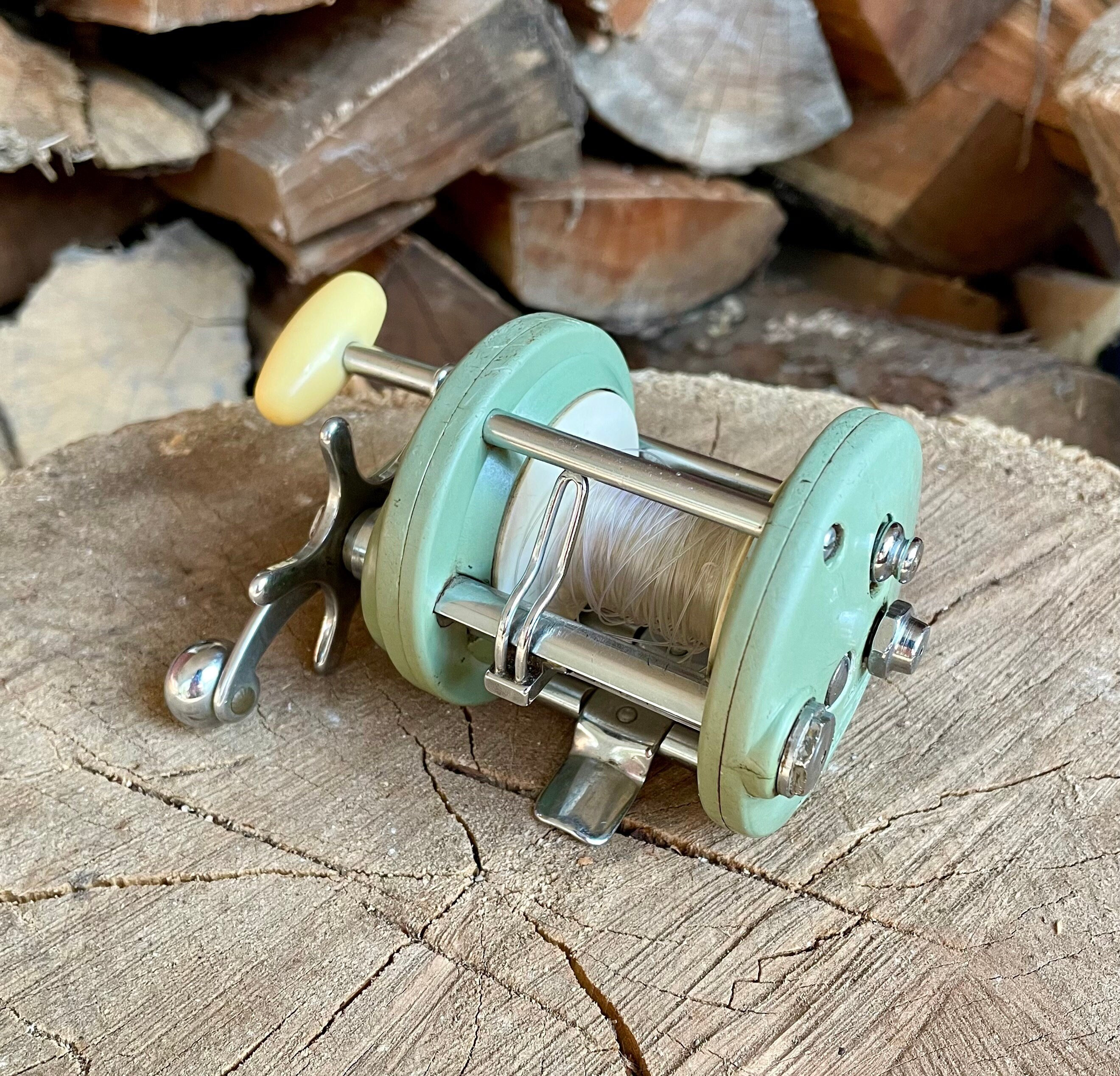 Vintage Shakespeare 2030 Service Reel, GLASKYD Made in U.S.A. w/ box