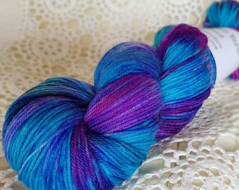 100g, Superwash, Australian merino wool, 4ply / Fingering / Sock, pink, red, purple, black.