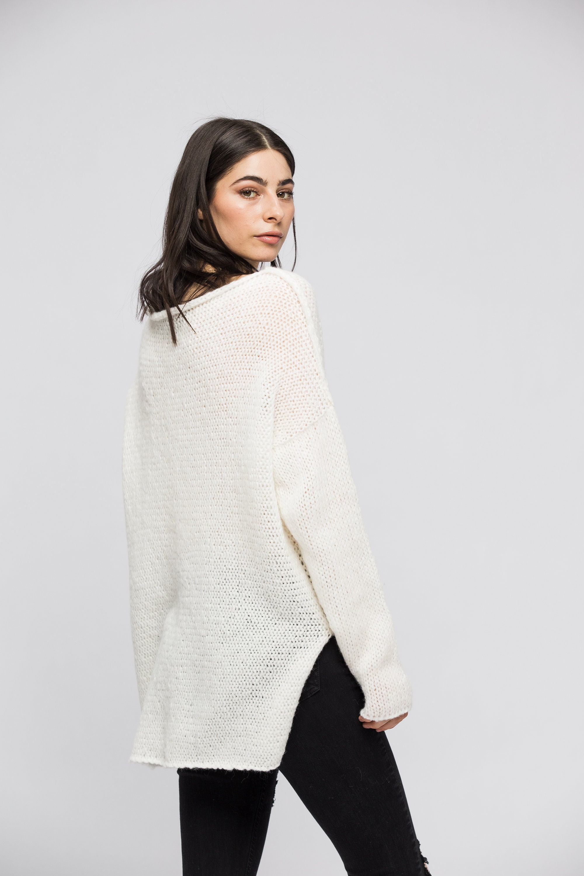 【送料&関税込】The Row Embroidered Alpaca Cartney Sweater Alpaca Oversized Slouchy Knit Sweater. Chunky Knit Sweater