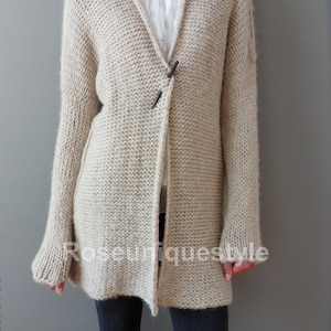 Alpaca Chunky knit Cardigan. Cream/Beige  women knit  cardigan. Made to order.