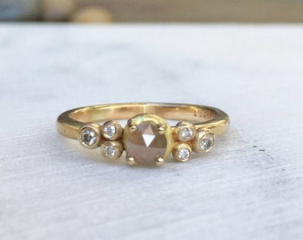 Anillo de oro de talla rosa de diamante