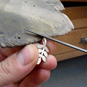 pendant silver leaf acacia image 3