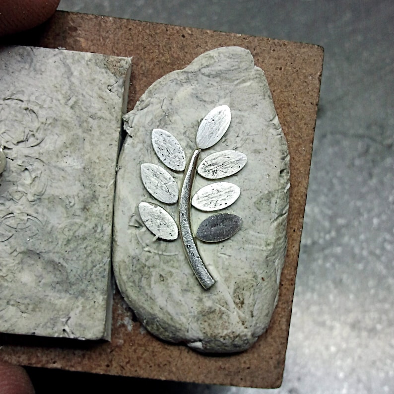 pendant silver leaf acacia image 2