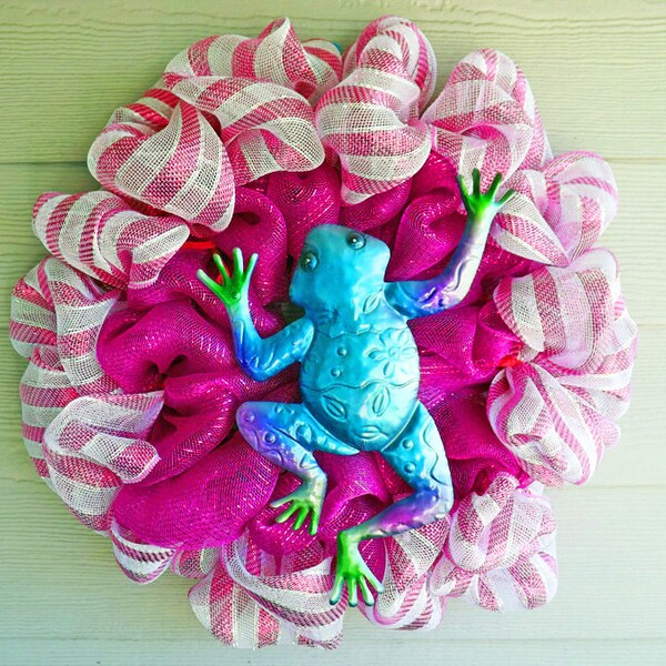 Whimsical Frog Deco Mesh Wreath - Pink Deco Mesh Wreath - Deco Mesh Frog Wreath - Spring Mesh Wreath - Summer Mesh Wreath - Frog Wreath