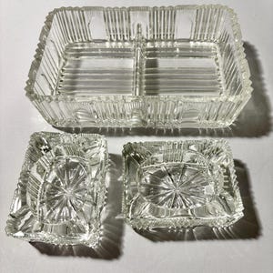 Scatola per sigarette in vetro tagliato Art Déco e 2 posacenere coordinati.