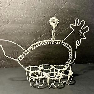vintage egg basket chicken shaped  farmhouse holds 6 eggs