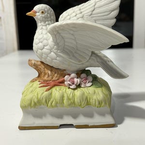 vintage Towle Dove music box porcelain Japan