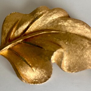 Vintage brooch RSK leaf shaped pin gold tone