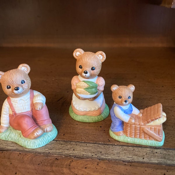 Homco Picnic Bears Set of 3 Dad, Mom, Baby picnic basket #1462 Excellent Condition Bear Collectible 1980s Decor Baby shower decorations