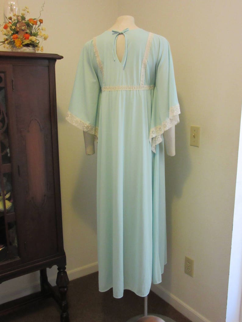 Vintage Gilead Nightgown-Butterfly Sleeves Medium Pastel Green | Etsy