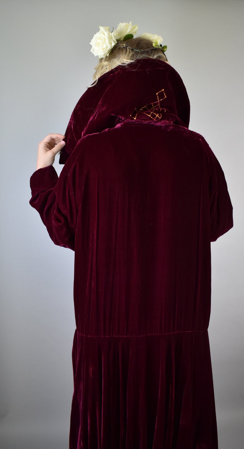 velvet capes for weddings