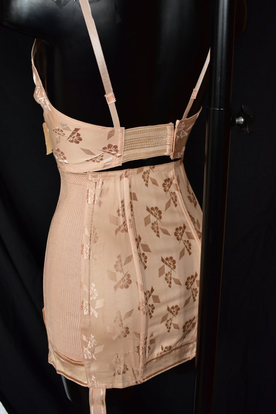 40’s bra and girdle matching set CC41 label suspende… Gem