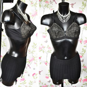 Bra & girdle black Vintage 40&#39;s 50&#39;s 32 B lace sexy party line NWT&#39;s