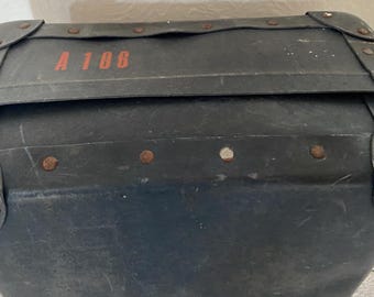 Vintage case laundry suitcase 50’s 60's retro storage wedding prop