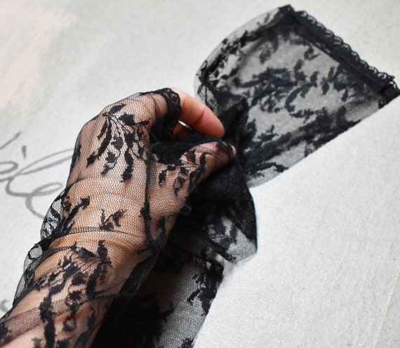 Vintage black over elbow lace fingerless gloves ne