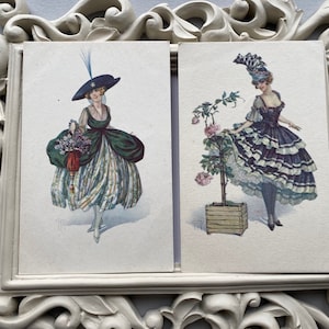 2 cartes postales anciennes originales de dames de la mode italiennes