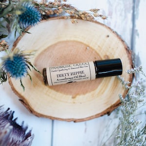 DIRTY HIPPIE • Aromatherapie Roll-On Mischung • Verbreite Die Liebe + Rieche Wie Die Erde • Einfach &#39;Sein&#39; • Reich + Erdig + Holzig