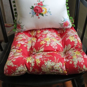 Red Chair Pad, 12, 14, 16, 18 inch or Custom Floral Tufted Cushion, Shabby Chic, Rocking Chair, Bedroom, Nursery Decor, Cottage, Rose