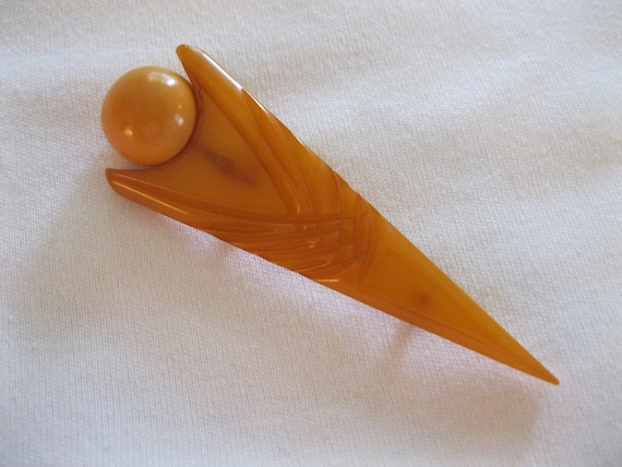 Vintage Bakelite Deco Style Pin - image 1