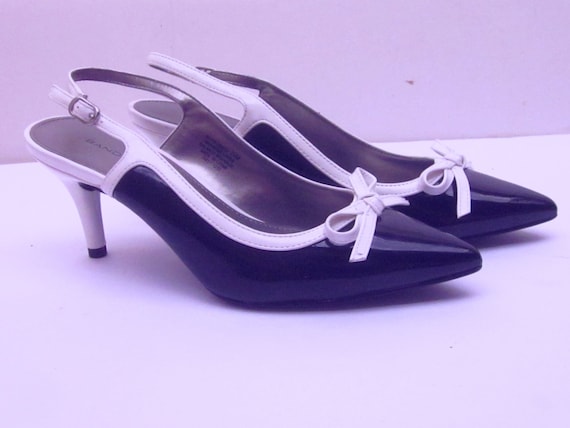 bandolino patent leather pumps