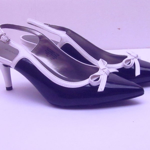 Vintage BANDOLINO Black & White Patent Leather Sling Back Pumps SIZE 7 1/2 Kitten Heel/Banded Bow Toe Detail