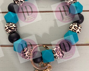 Ready to Ship Beaded Bangle black/emerald leopard /Keychain/beaded Bangle for her/green/black Keychain/beaded leopard bangle bracelet
