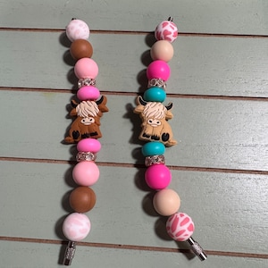 Highland cow Tumbler charm accessory, tumbler bead charm, beaded tumbler charm, tumbler handle charm, tumbler cup charm