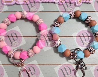 Beaded Bangle pink or blue leopard Keychain/beaded leopard print  Keychain/gifts for mom/anxiety beads/car accessory/boots leopard Keychain