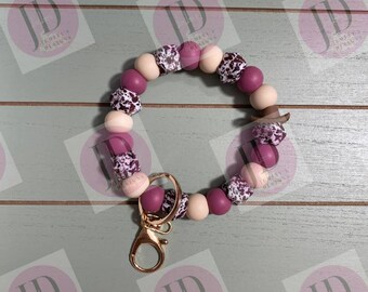 Ready to Ship Beaded Bangle Cowboy hat dusty rose Keychain/beaded Bangle for her/dusty rose cowboy wristlet Bangle bracelet
