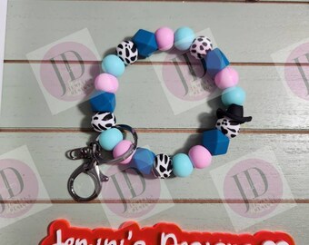 Made to order  Beaded Bangle Cowboy hat blue-green/pink cow print Keychain/beaded Bangle for her/blue-green cowboy wristlet/bangle
