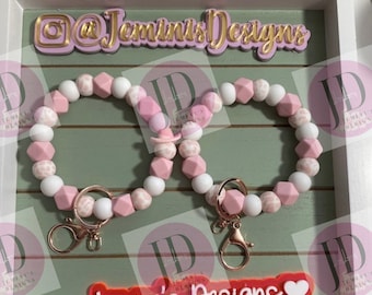 Beaded Bangle Cowboy hat pink cow print Keychain/beaded Bangle for her/pink cowboy wristlet/bangle cow wristlet bracelet with or without hat