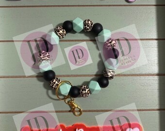 Beaded Bangle leopard & mint Keychain/beaded leopard print soft green  Keychain/gifts for mom/anxiety beads/car accessory