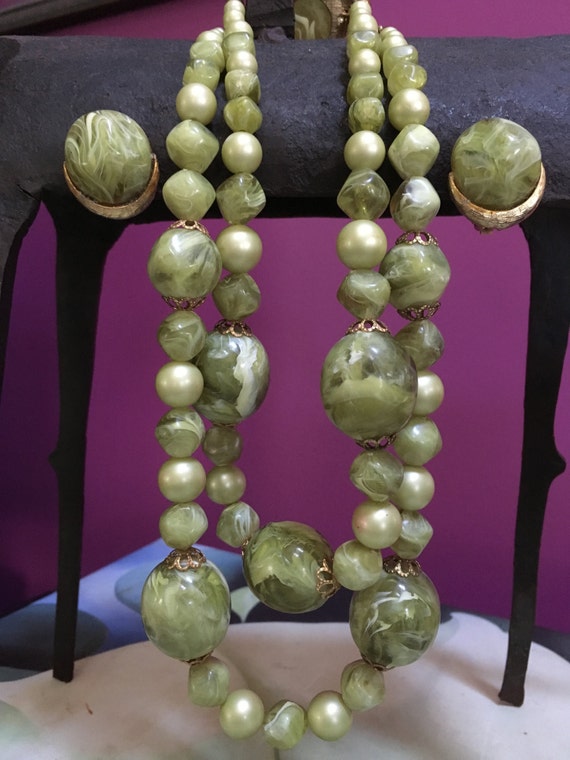 1940's costume jewelry set
