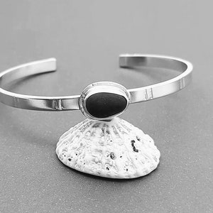 Natural Beach Stone Bracelet. Silver and Stone Bracelet. Beach Stone wrapped in Silver. Beach Rock Jewelry. Sterling Cuff Handmade in Maine.