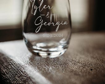 Etched Stemless Wine Glass, etched wedding wine glass, Gift for Her, Personalized Wine Glass, Personalized wedding Gift, mr & mrs wine glass