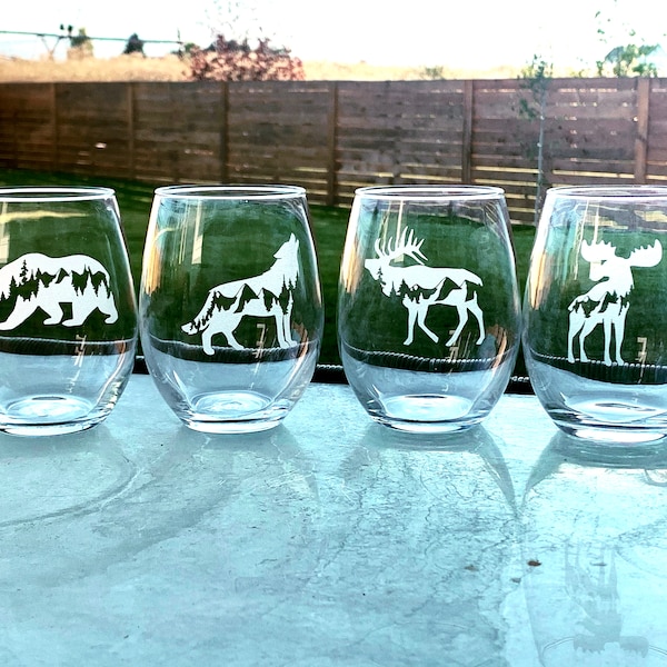 Mountain Animals Set of 4 Stemless Wine Glass - mountain wine glass - mountain animal wine glass - custom etched wine glass - adventure wine