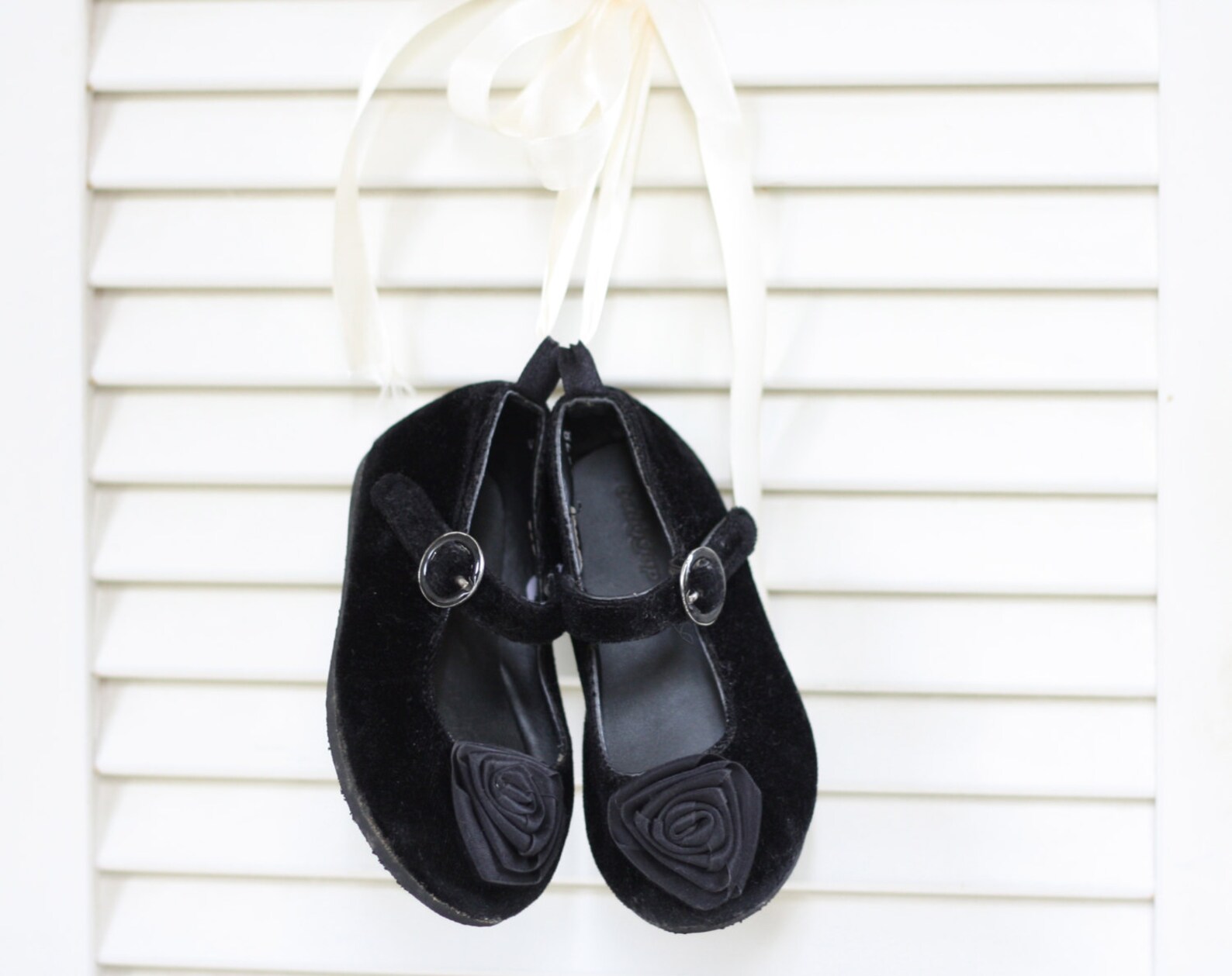 adorable. french baby shoes. baby girl moccasins. baby shoes. baby ballet shoes, baby girl shoes, baby maryjanes, baby sandals.