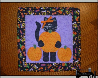 PDF Pattern for Halloween Mini Quilt, Hallowen Appliques - Black Cat Wall Hanging Pattern - Sewing Pattern, Tutorial, DIY
