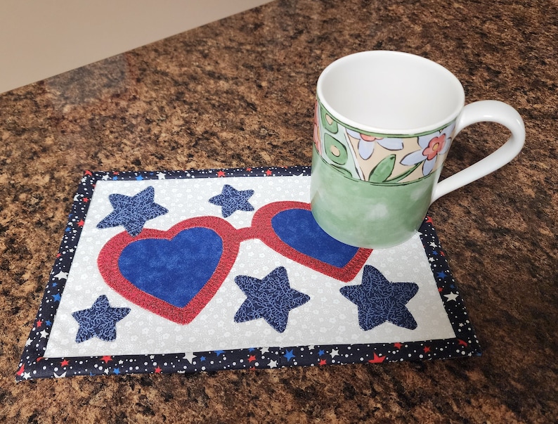 PDF Pattern for Patriotic Mug Rug, Sunglasses Mug Rug Pattern, Patriotic Mini Quilt, Patriotic Applique Sewing Pattern, Tutorial image 2