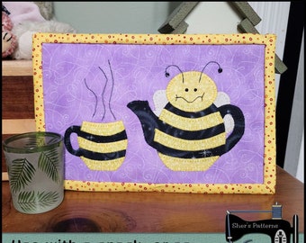 PDF Pattern for Bee Teapot Mug Rug, Teapot Mug Rug Pattern, Bee Mug Rug, Teapot Applique, Bee Applique, Bee Teapot Tutorial, DIY