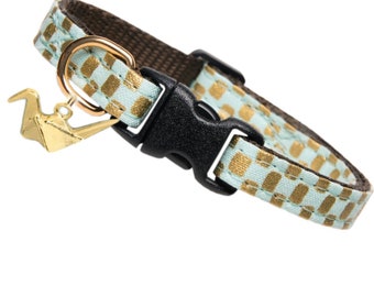 The Squared Flyer Cat and Small Dog Pet Collar