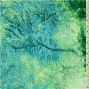 K&ouml;nnte beinhalten: Abstrakter gr&uuml;ner und blauer Batikstoff mit einem wirbelnden Muster.