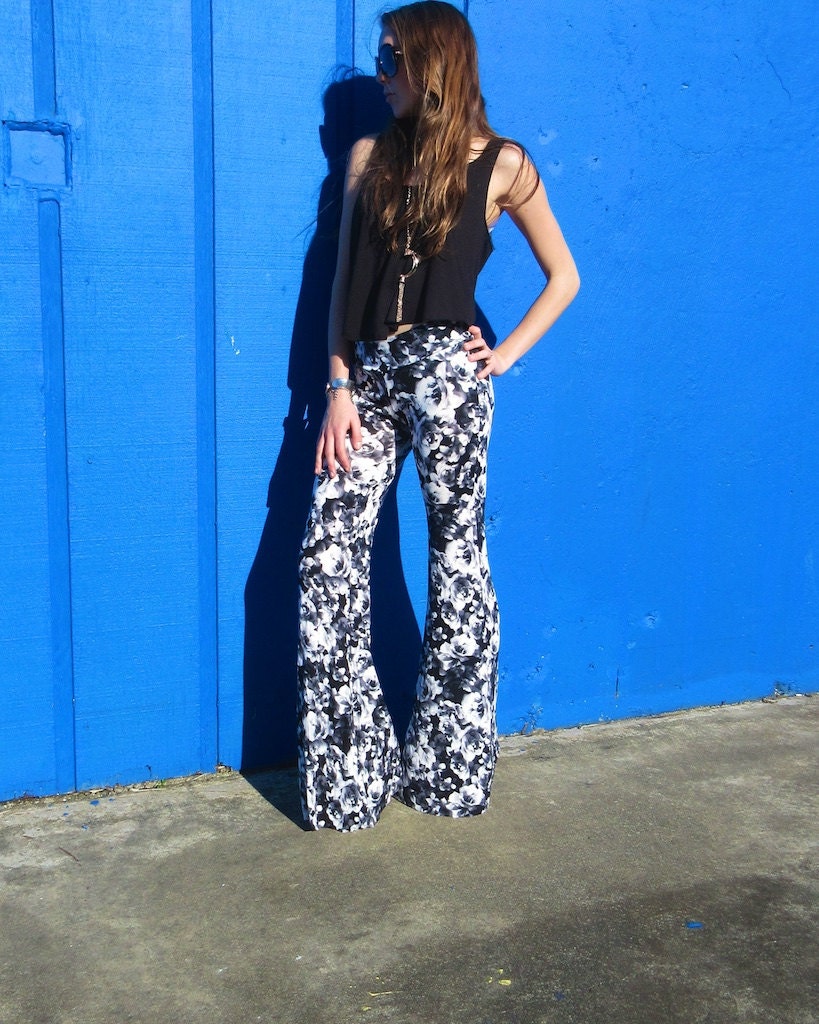 Ameri（アメリ）の「FLOWER PRINT VELOUR PANTS（その他パンツ