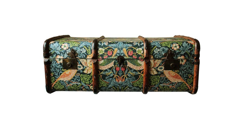 Exclusive William Morris Wallpaper Vintage Steamer Trunk Coffee table, toy chest storage bench. Upcycled Unique furniture home decor: Morris image 2