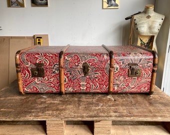 Unique William Morris Steamer Trunk Coffee Table | Upcycled Furniture perfect as vintage toy chest blanket storage bench or hope chest